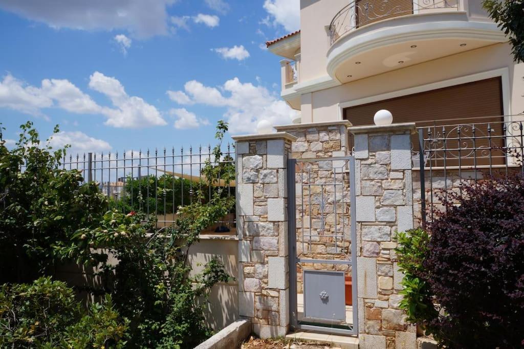 Apartment With A Garden, Bbq, Swimming Pool And Jacuzzi Dhráfi Exterior foto