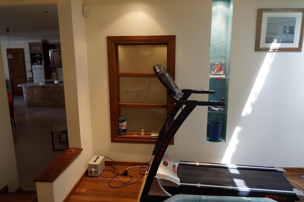 Apartment With A Garden, Bbq, Swimming Pool And Jacuzzi Dhráfi Exterior foto