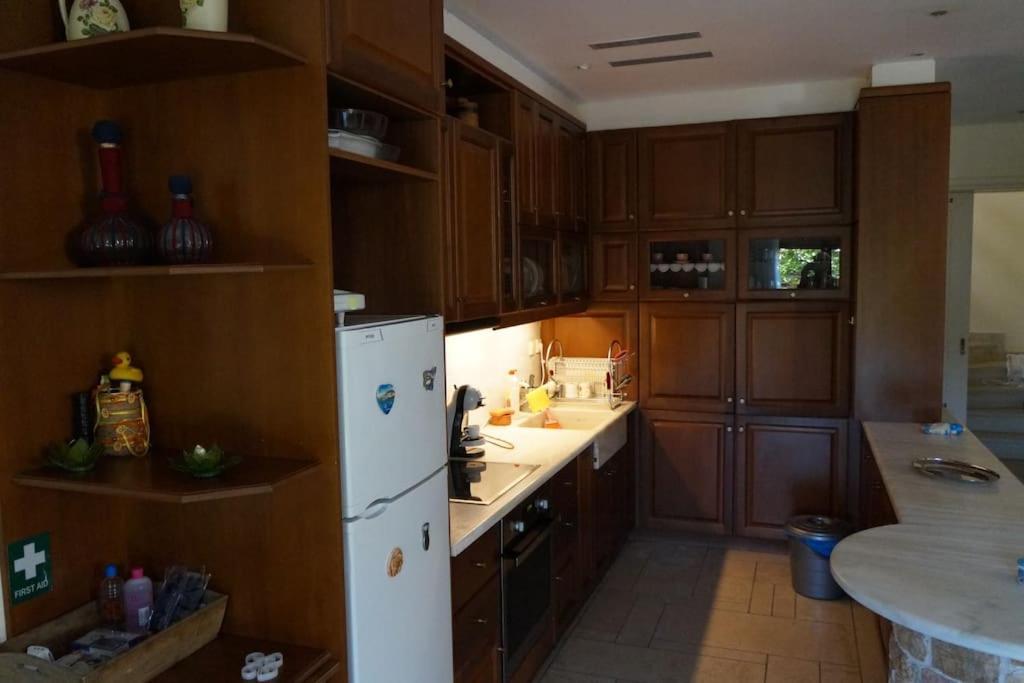 Apartment With A Garden, Bbq, Swimming Pool And Jacuzzi Dhráfi Exterior foto